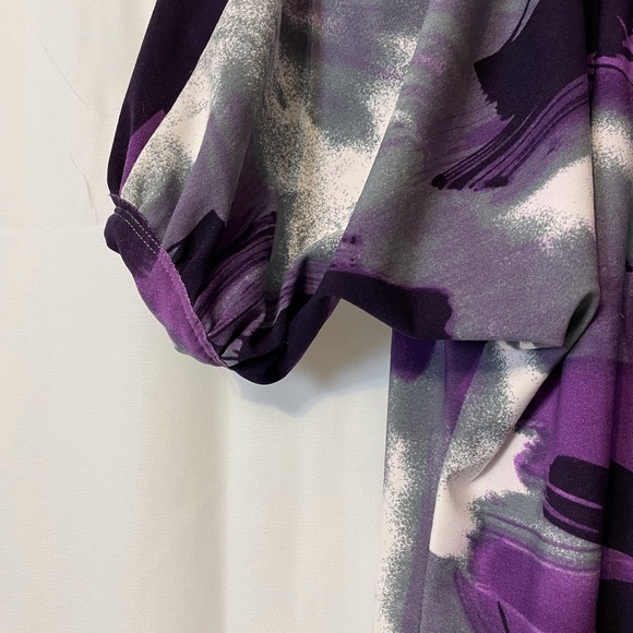 Purple and White Puff Sleeve Rounded Neckline Blouse - Picture 3 of 9